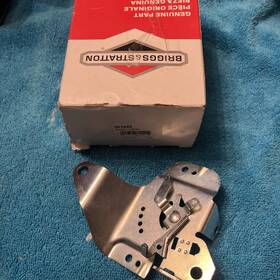 391633 Briggs &amp Stratton And Control Bracket Oem - Replacement Engine Part New