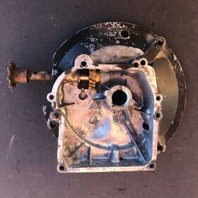 113982 Briggs & Stratton 110988 And 395390 Sump Shaft Gear Models 110982 92982 92582