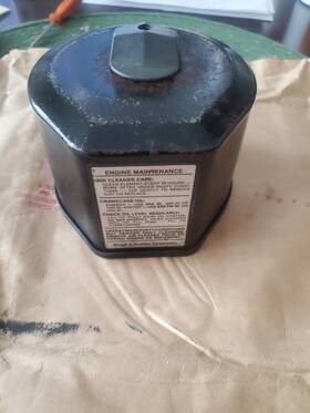396397 Briggs & Stratton 223306 Used And Air Cleaner Filter Cover With Knob