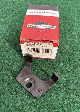 224872 Briggs & Stratton Oem And Oil Fill Bracket-