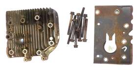 212917 Briggs & Stratton 251707 1976 And Engine Cylinder Head Lot 810