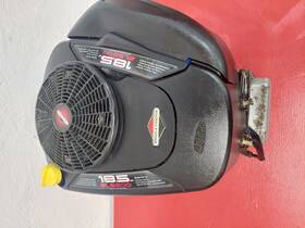 310777-0215-e1 Briggs & Stratton And 18.5 Hp. Els Engine- Only 261 Hours
