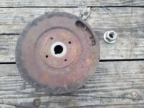 356777 Briggs & Stratton And 18hp Vanguard V Twin Engine Flywheel Good Used With Nut