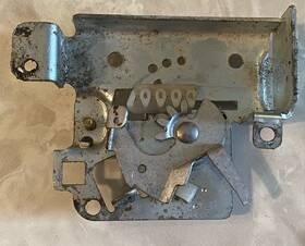 491594 Briggs & Stratton And Bracket-control