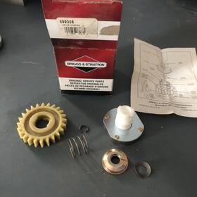499308 Briggs & Stratton One Genuine And Drive-starter New Old Stock