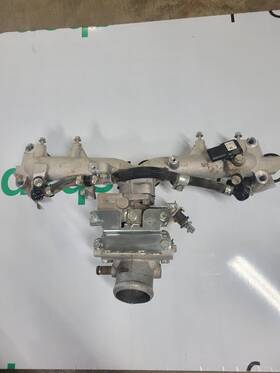 61e877 Briggs & Stratton Vangaurd Engine Parts Intake Fuel Injector Elbow Throttle Body