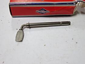 231057 Briggs & Stratton 692015 And Governor Crank New Oem