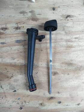 692047 Briggs & Stratton Oem And Oil Dipstick Tube