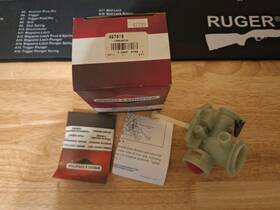 697619 Briggs & Stratton Nos Oem Genuine And Small Engine Carburetor. Part