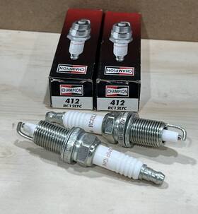 Rc12lyc Champion Genuine 412 Spark Plug Lot Of 2 New Old Stock