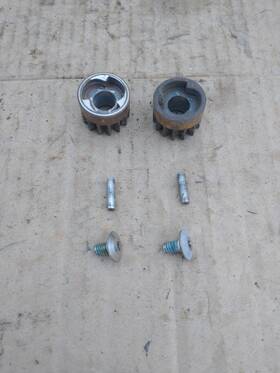 12ae18ja056 Cub Cadet Self-propelled Mowe Drive Pinions Gear And Axle Key A Pair