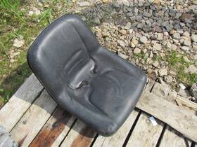 17ai2acp010 Cub Cadet Rtz 42 54 50 Rtz50 Zero-turn Mower Seat