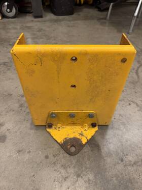 703-0904 Cub Cadet 703-1943 Hitch Plate And Drawbar -