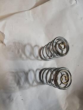 732-05182a Cub Cadet Mtd Xt1 Compression Seat Springs Set Of 2 Oem#