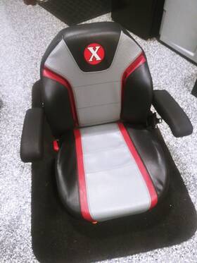 146-0184 Exmark Radius E-series Seat