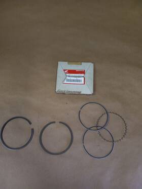 13010-ya2-003 Honda Vintage Genuine New Old Stock Oem Standard Ring Set 5 Peice