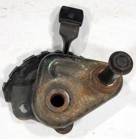 42910-vk6-000 Honda 42951-vb5-800 Used Genuine Right Front Wheel Adjusting Assy. Hrc216 Mowers