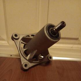 580856001 Husqvarna Replacement Mower Spindle Oem