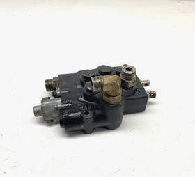 Am100282 John Deere F935 Hydraulic Valve