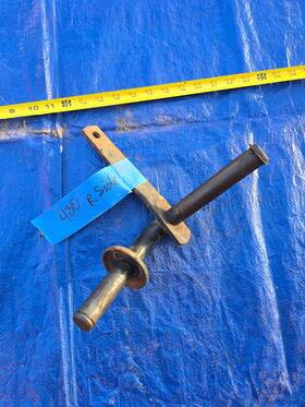Am102868 John Deere Right Side 420 430 Lawn Front Axle Spindle Early 1 Inch Am39252