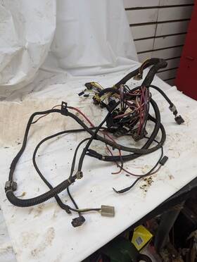 Am103113 John Deere 285 320 Wire Harness