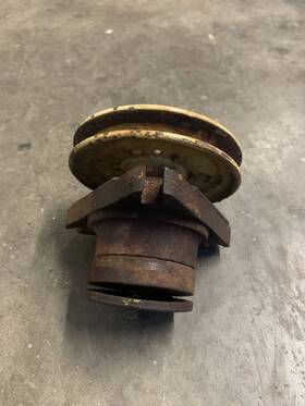 Am105652 John Deere 110 112 Mower Deck 4-1/2 Inch Spindle Pulley 39/46 Decks / #1