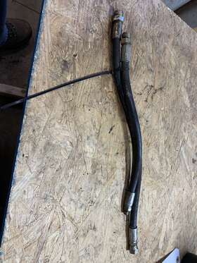 Am130714 John Deere Am115453 X479 Lift Cyl Hoses Am115453&am130714 Pre Owned Fits Several Models