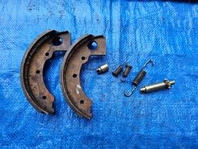 Am116982 John Deere 1 Set Brake Shoes And Adjuster Springs 316-o 318 322 330 332 420 430 Mower