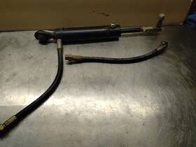 Ahc18367 John Deere Am118835 335 345 Power Steering Cylinder V4-4