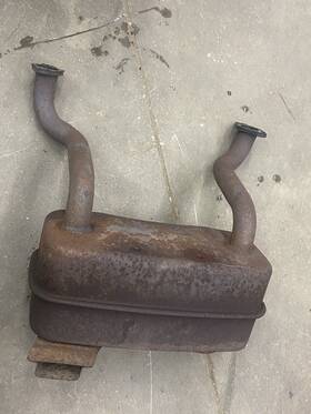 Am122860 John Deere Lt166 Muffler