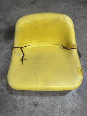 Am126865 John Deere Lt155 Lawn Mower Tractor With Seat Sensor