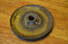 Am130782 John Deere 400 Gearbox Sheave Pulley Am35300 Damage From Hard Pull