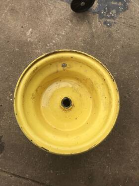 Am132428 John Deere X300 Rear Wheel Rim Assembly Gy20637