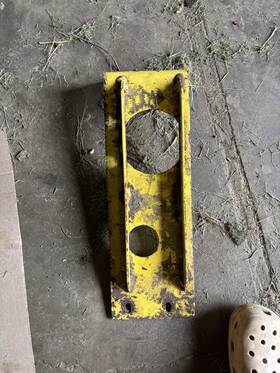 Am135153 John Deere 60 Inch Deck Gear Box Case Base Mounting Plate 425 445 455