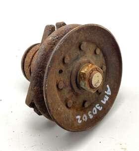 Am30302 John Deere 285 50 Inch Mower Deck Spindle