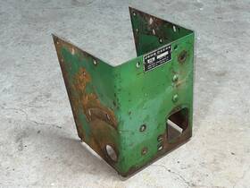 Am30358 John Deere 1964 110 Round Fender Dash Pedestal