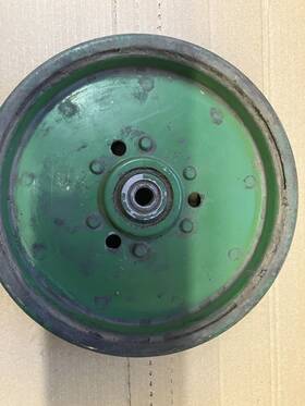Am38171 John Deere 110 Idler Pulley