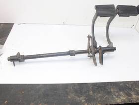 Am39177 John Deere 318 Brake Pedals And Shaft