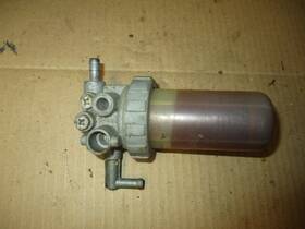 Am875142 John Deere 655 755 Diesel Fuel Filter Housing / Assembly
