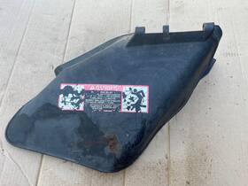 Auc11996 John Deere Oem L Series Lawn Mower Deck Discharge Chute La