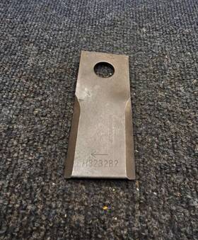 Fh323282 John Deere Heavy Duty Mower Blade - Black