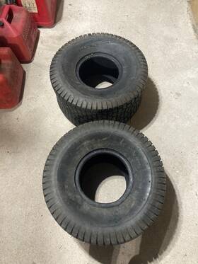 Gx10364 John Deere Two-john Rear Tires 20x10-8