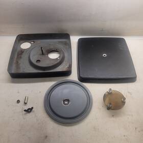 He140-2005 John Deere 316 318 420 Onan B43e B43g B48g Air Cleaner Housing