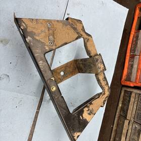 L108a John Deere 42 Inch Riding Lawn Mower Battery Box And Dash Support Good