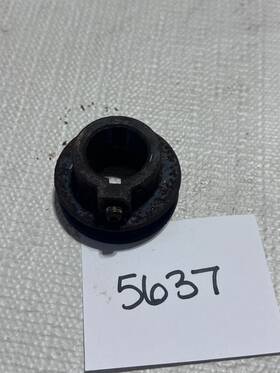 M113482 John Deere Genuine Pulley #5637