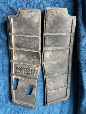 M116488 John Deere Rh Lt Side Footrest Floor Mat For 325 345 335 Lawn Tractor