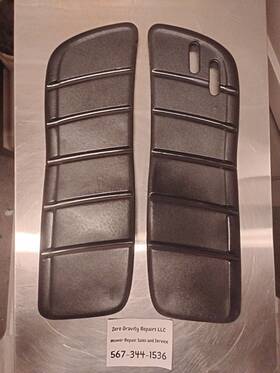 M142711 John Deere M116875 Lt155 Lt190 Mats Pair