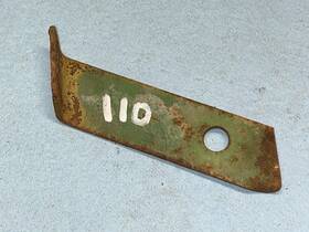 M40734 John Deere 1964 110 Round Fender Hood Stop
