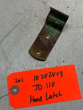 M40748 John Deere 1965 110 Round Fender Tractor Hood Latch