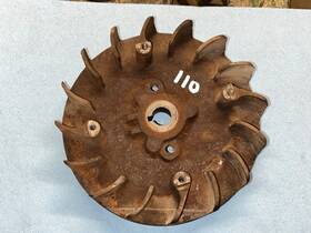 M42071 John Deere 1964 110 Round Fender Kohler K181 Flywheel